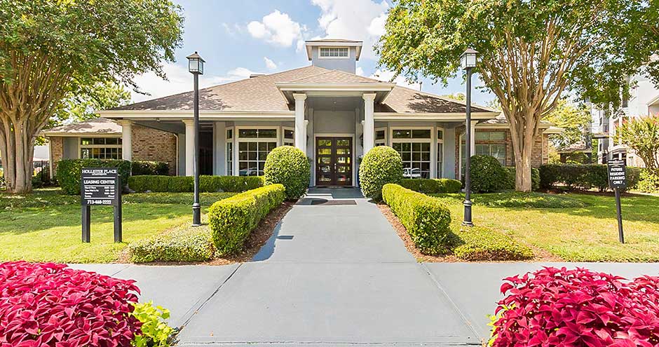 Hollister Place Apartments