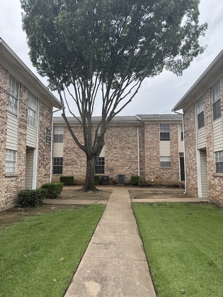 Carlyle Crossing LLC